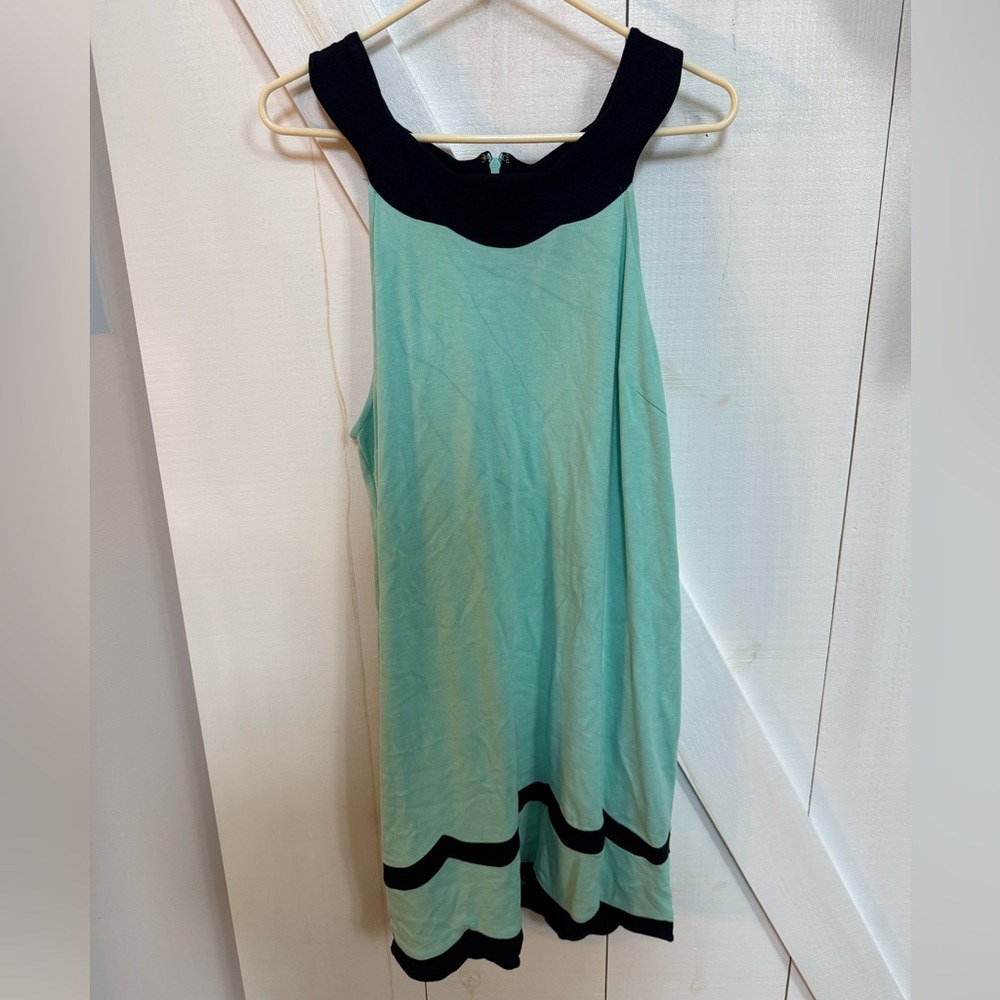 crown & ivy Mint and Navy Sleeveless Scalloped Hem Dress